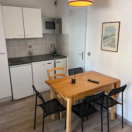Al-208 - Inout - 4 Beds Flat *